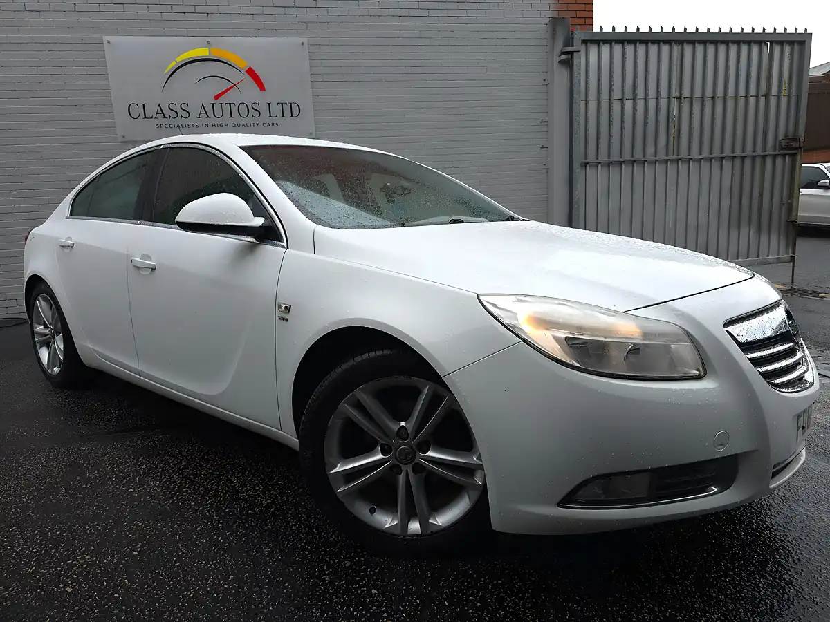 Used 2012 Vauxhall Insignia Sri White - Interior and Exterior details 19