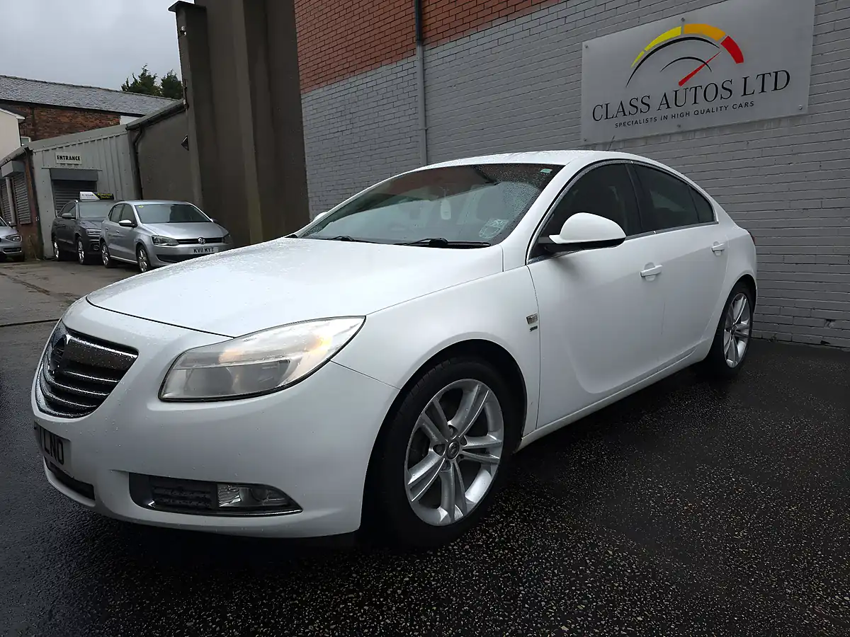 Used 2012 Vauxhall Insignia Sri White - Interior and Exterior details 3