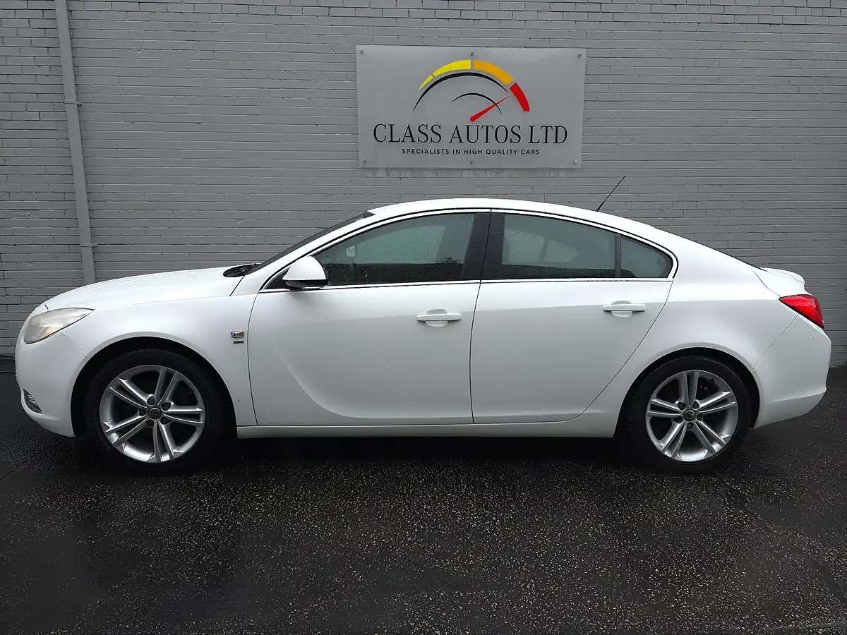 Used 2012 Vauxhall Insignia Sri White - Interior and Exterior details 4