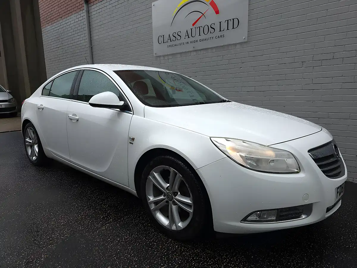 Used 2012 Vauxhall Insignia Sri White - Interior and Exterior details 5