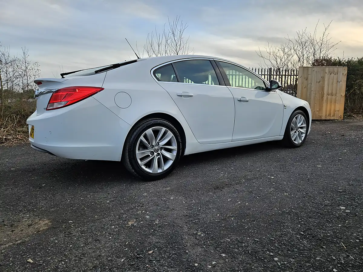 Used 2012 Vauxhall Insignia Sri White - Interior and Exterior details 11