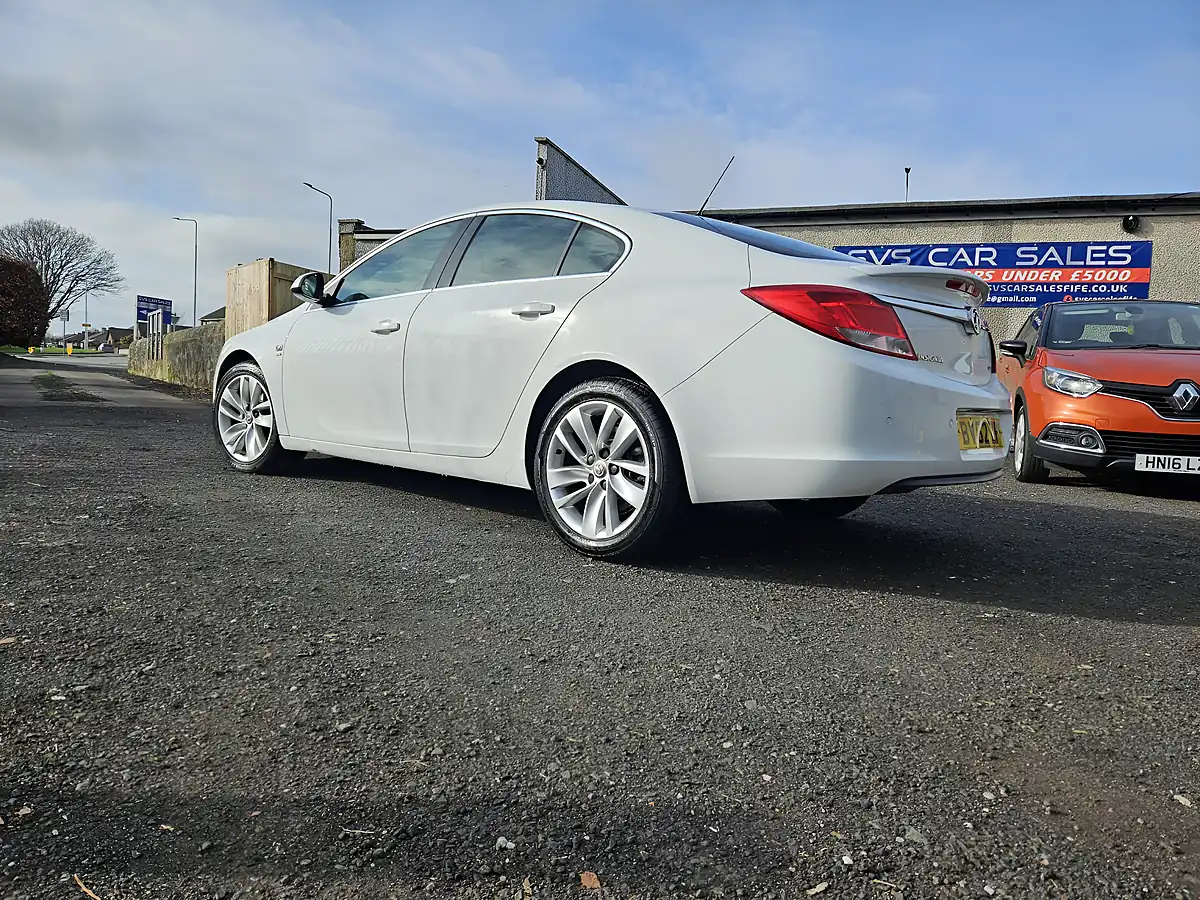 Used 2012 Vauxhall Insignia Sri White - Interior and Exterior details 14