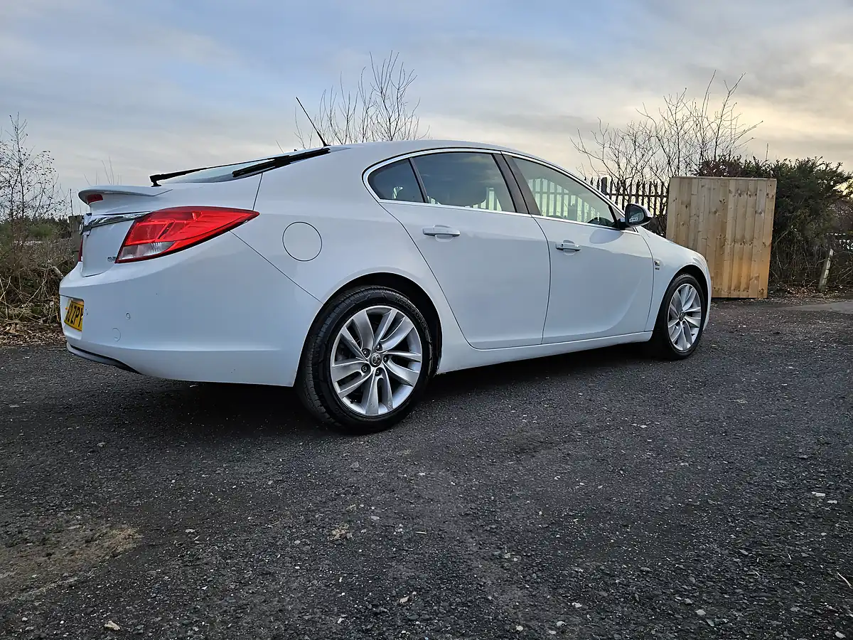 Used 2012 Vauxhall Insignia Sri White - Interior and Exterior details 5