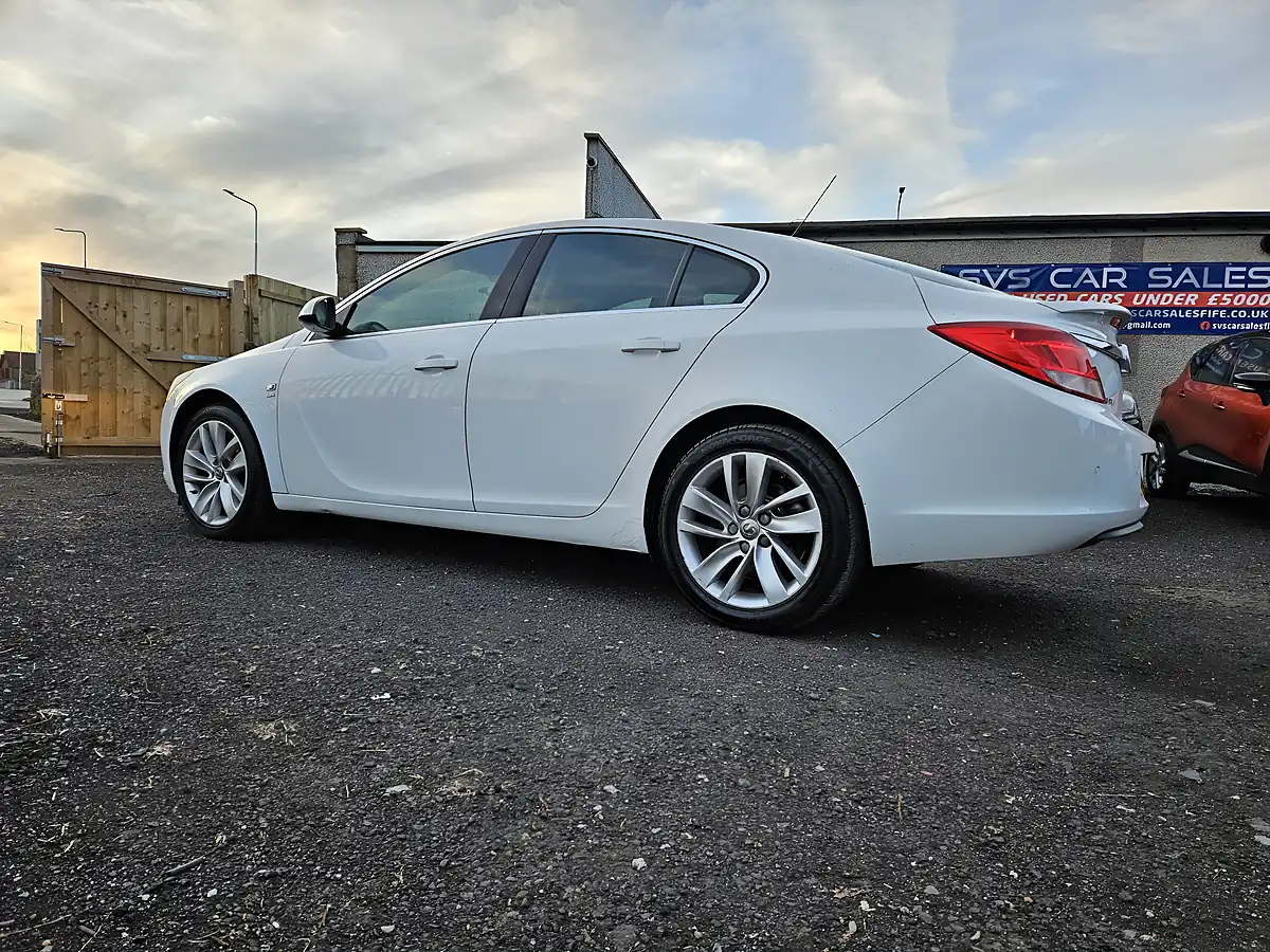 Used 2012 Vauxhall Insignia Sri White - Interior and Exterior details 7