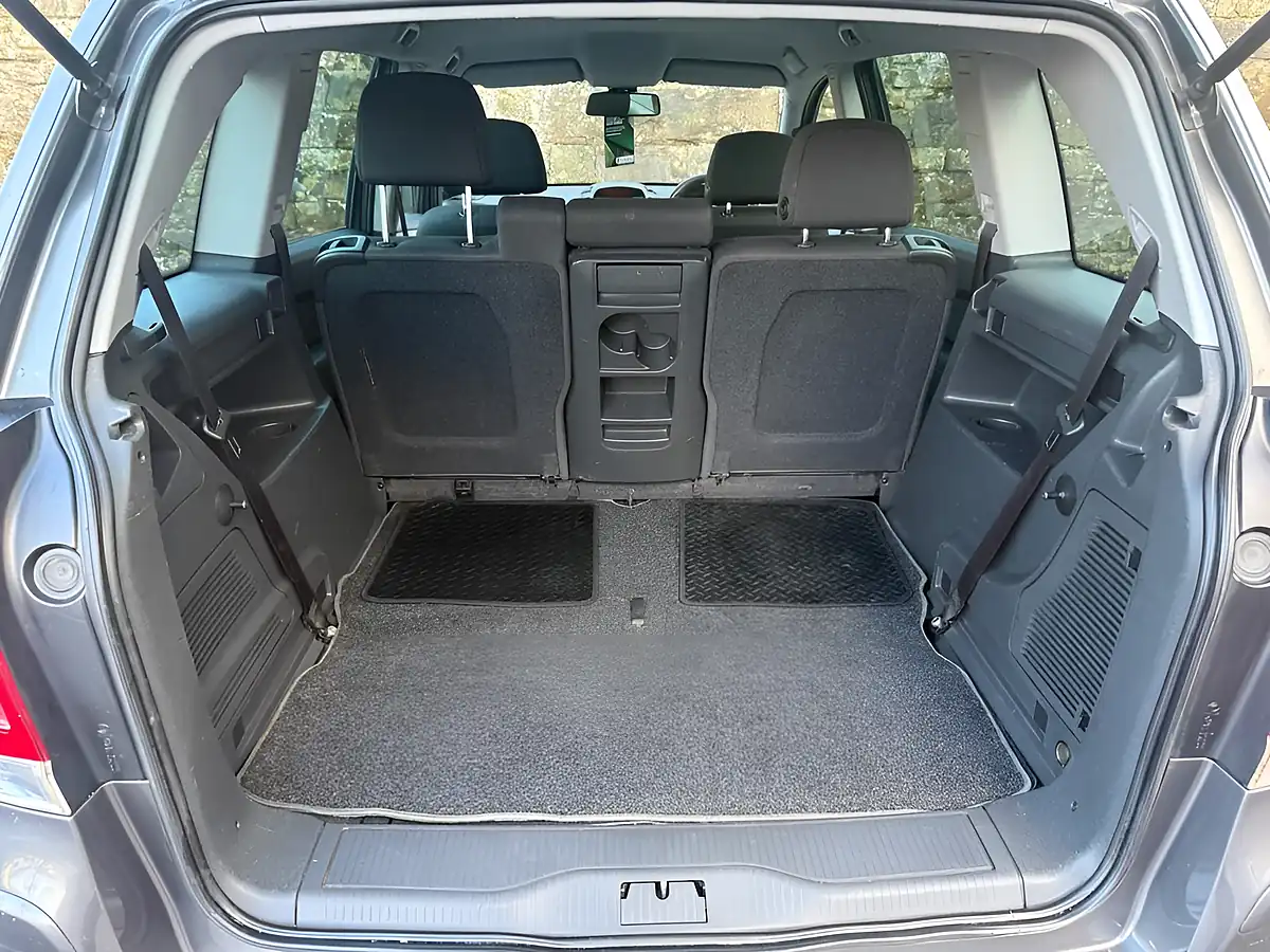 Used 2012 Vauxhall Zafira Design Asteroid Grey - Interior and Exterior details 11