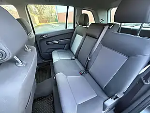 Used 2012 Vauxhall Zafira Design Asteroid Grey - Interior and Exterior details 13