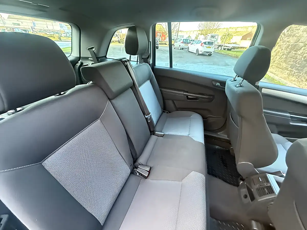 Used 2012 Vauxhall Zafira Design Asteroid Grey - Interior and Exterior details 15