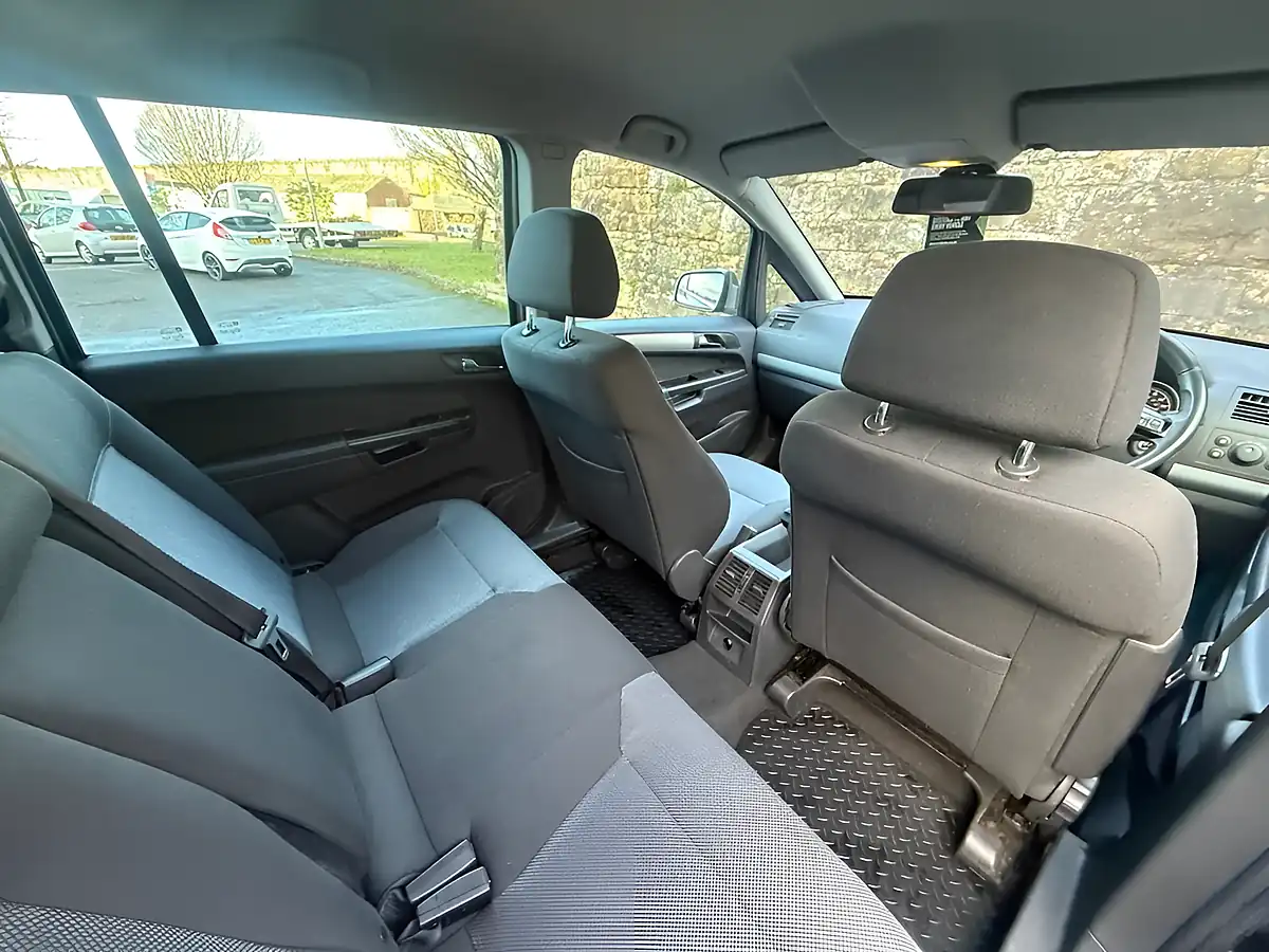 Used 2012 Vauxhall Zafira Design Asteroid Grey - Interior and Exterior details 16