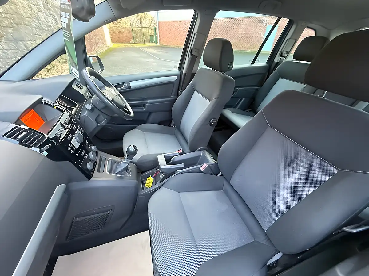 Used 2012 Vauxhall Zafira Design Asteroid Grey - Interior and Exterior details 18