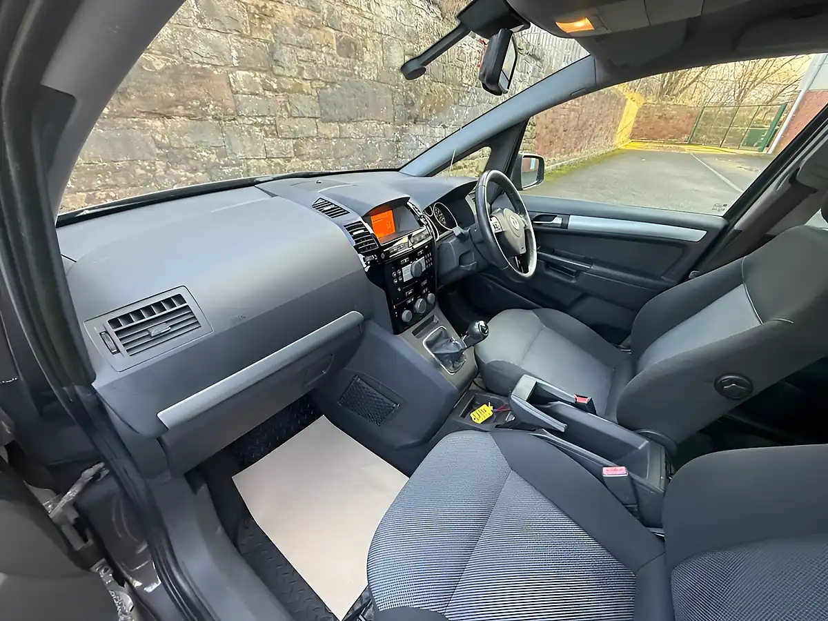 Used 2012 Vauxhall Zafira Design Asteroid Grey - Interior and Exterior details 19