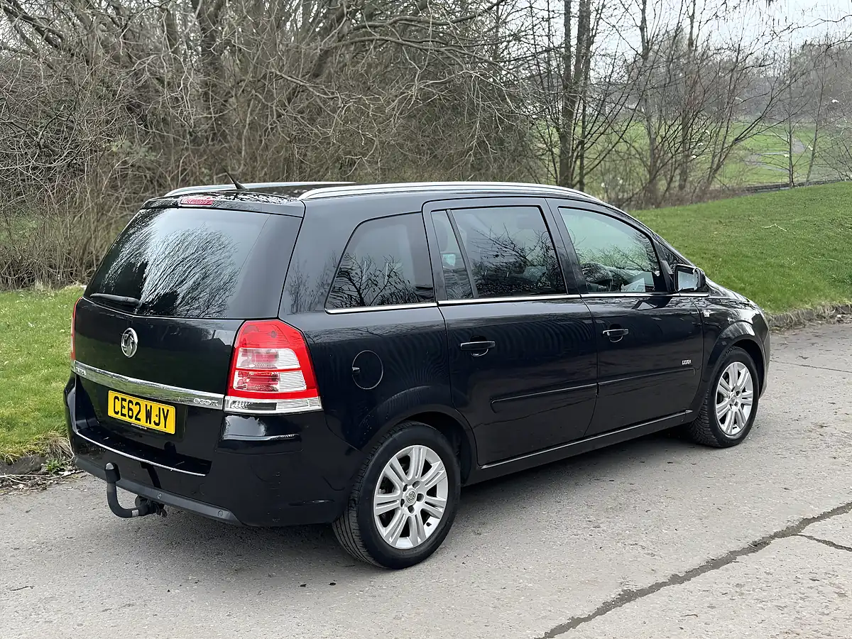 Used 2012 Vauxhall Zafira Design Black - Interior and Exterior details 10