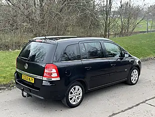 Used 2012 Vauxhall Zafira Design Black - Interior and Exterior details 11