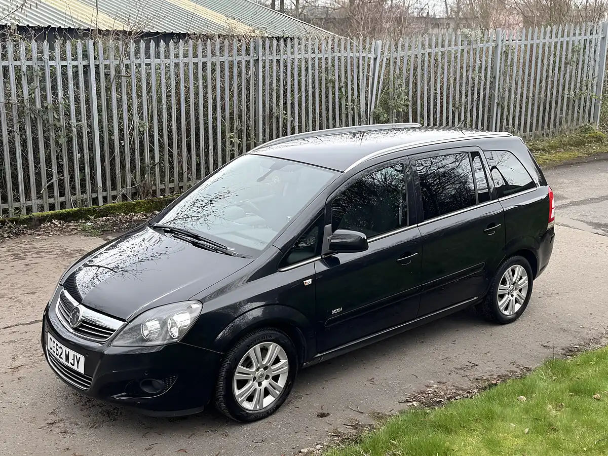 Used 2012 Vauxhall Zafira Design Black - Interior and Exterior details 5