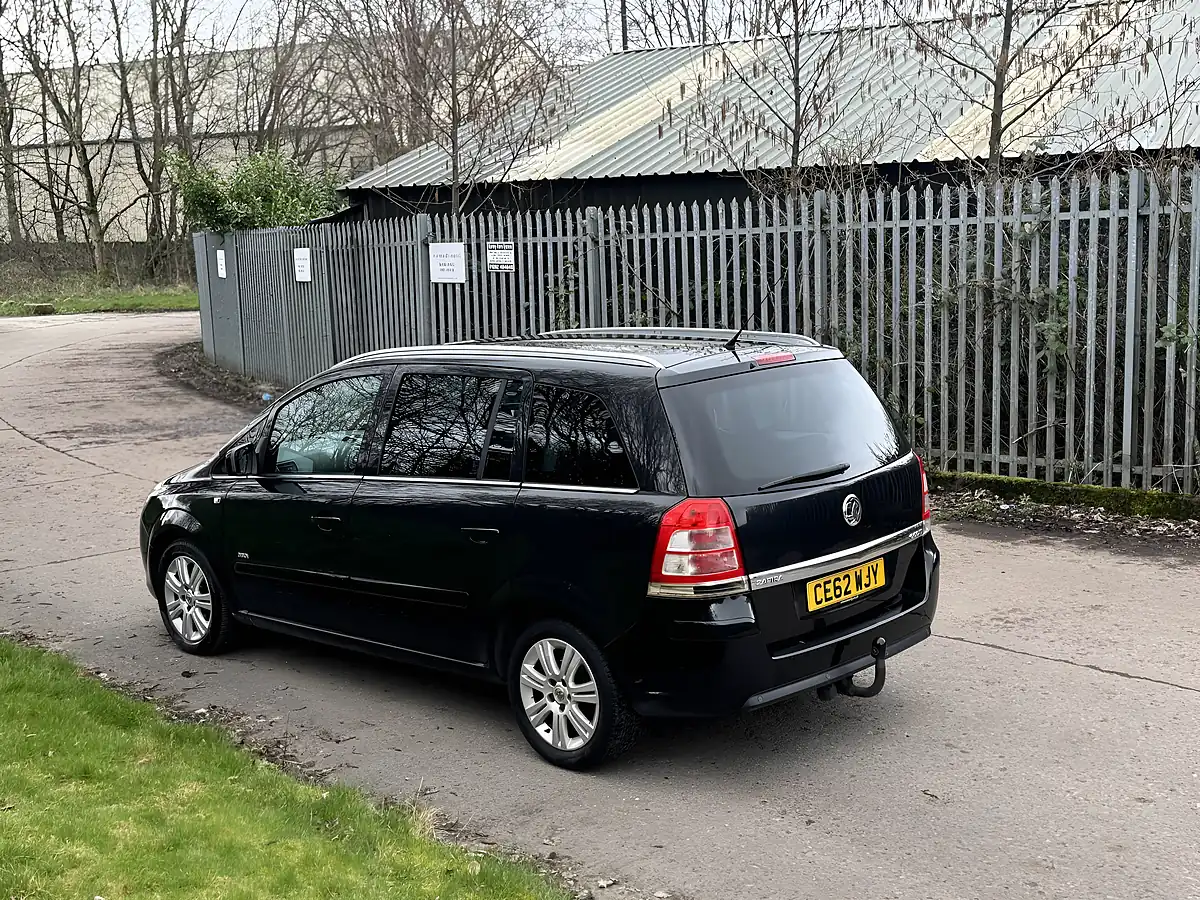 Used 2012 Vauxhall Zafira Design Black - Interior and Exterior details 7
