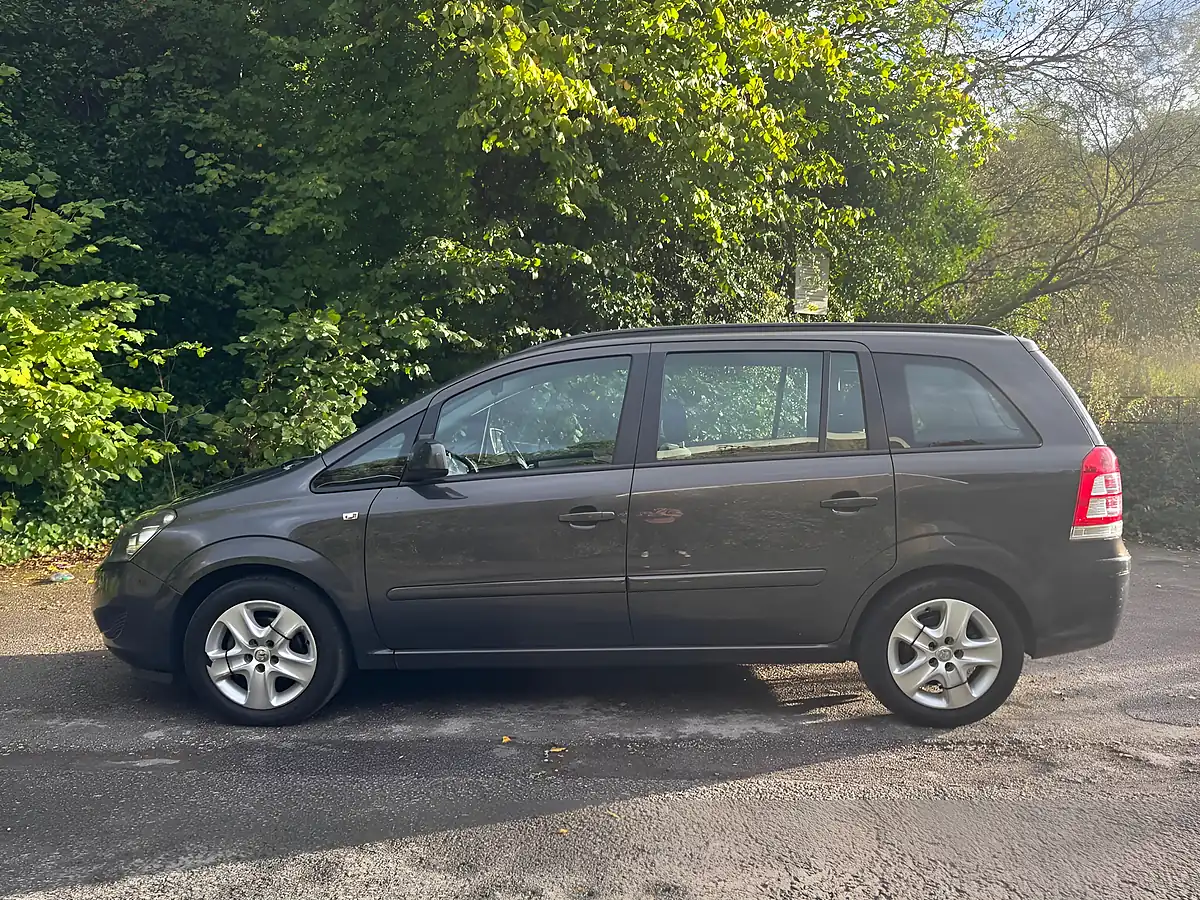 Used 2012 Vauxhall Zafira Exclusiv Grey - Interior and Exterior details 13