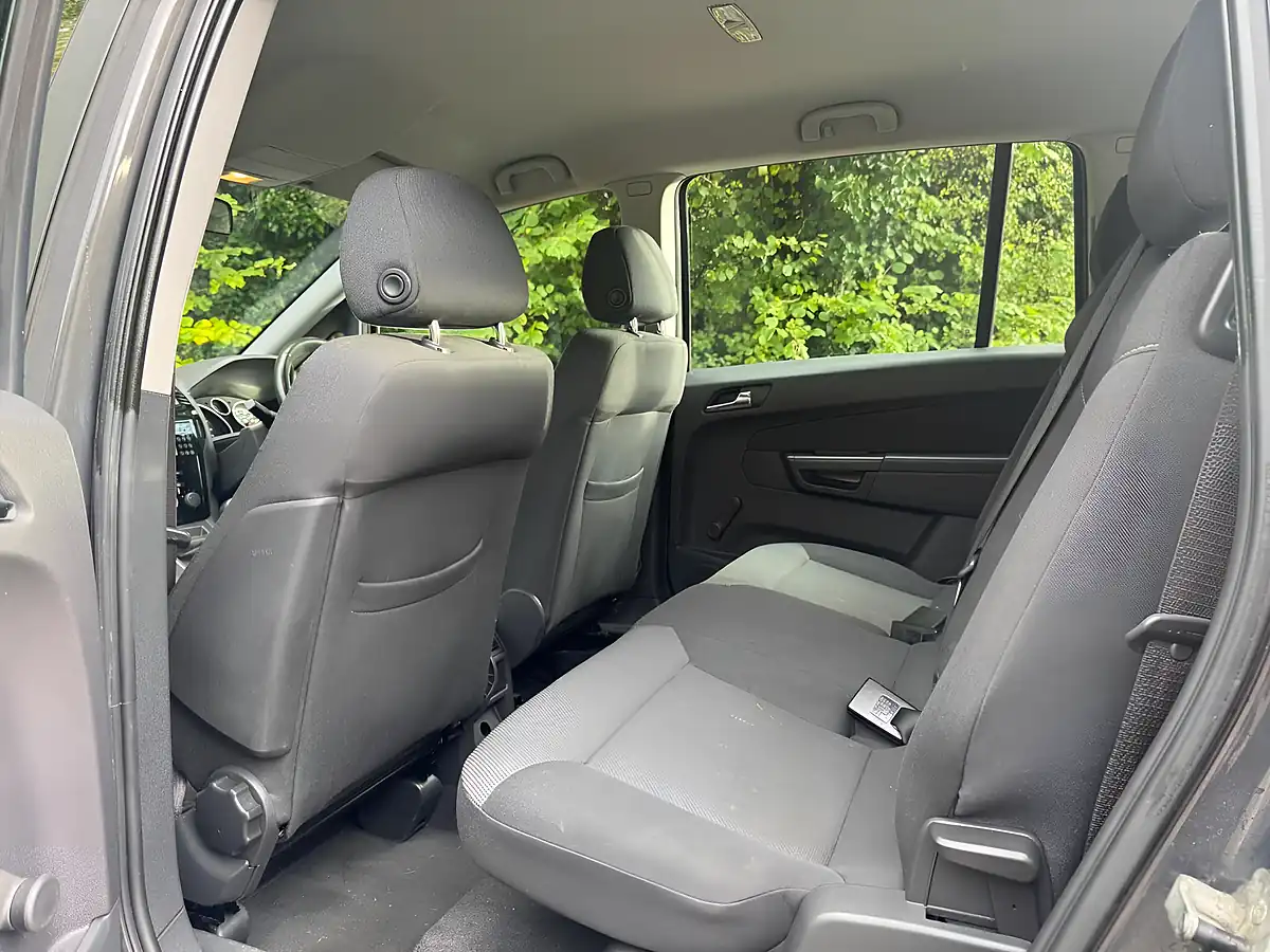 Used 2012 Vauxhall Zafira Exclusiv Grey - Interior and Exterior details 16