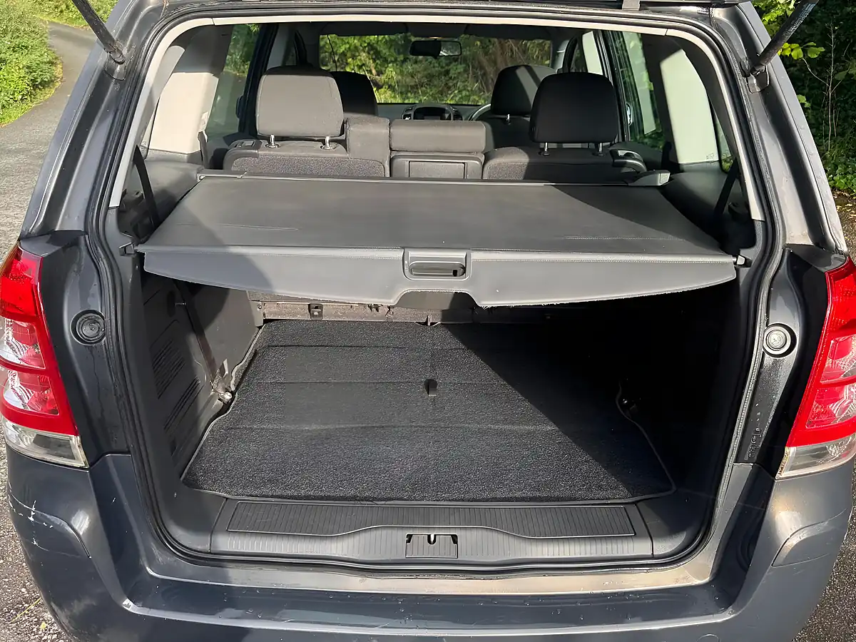 Used 2012 Vauxhall Zafira Exclusiv Grey - Interior and Exterior details 18