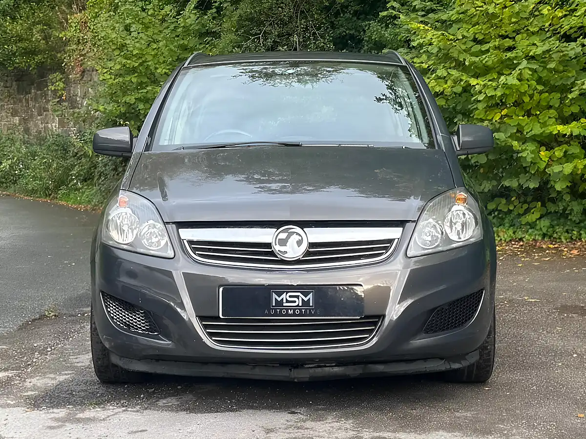 Used 2012 Vauxhall Zafira Exclusiv Grey - Interior and Exterior details 4