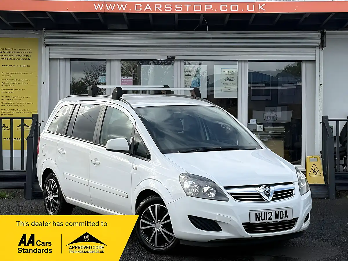 Used 2012 Vauxhall Zafira Exclusiv White - Front View