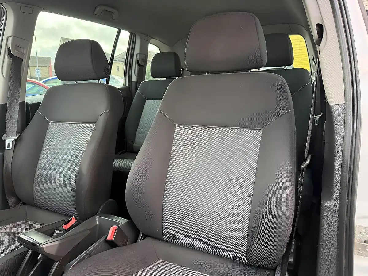 Used 2012 Vauxhall Zafira Exclusiv White - Interior and Exterior details 13