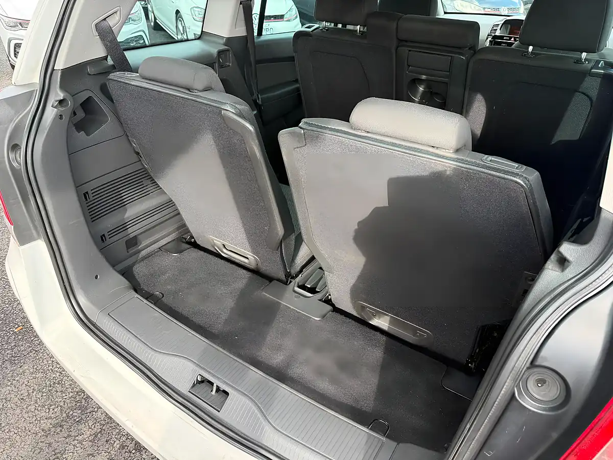 Used 2012 Vauxhall Zafira Exclusiv White - Interior and Exterior details 19