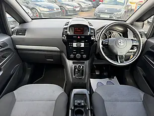 Used 2012 Vauxhall Zafira Exclusiv White - Interior and Exterior details 3