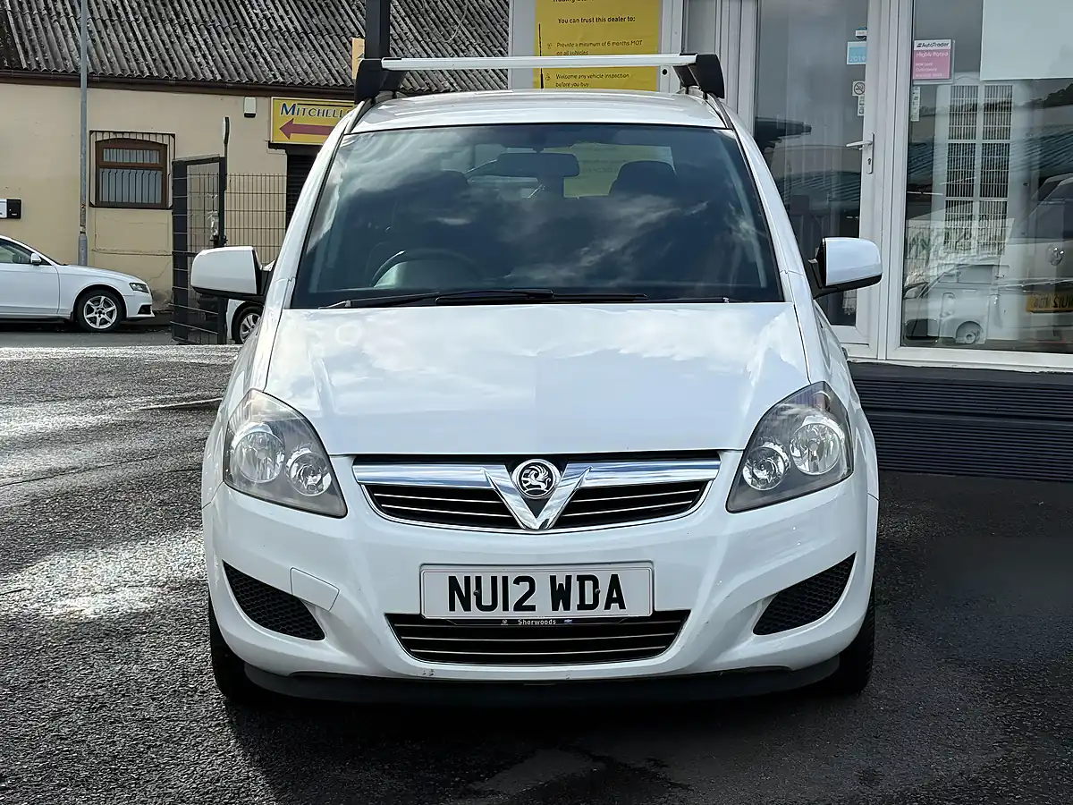 Used 2012 Vauxhall Zafira Exclusiv White - Interior and Exterior details 7