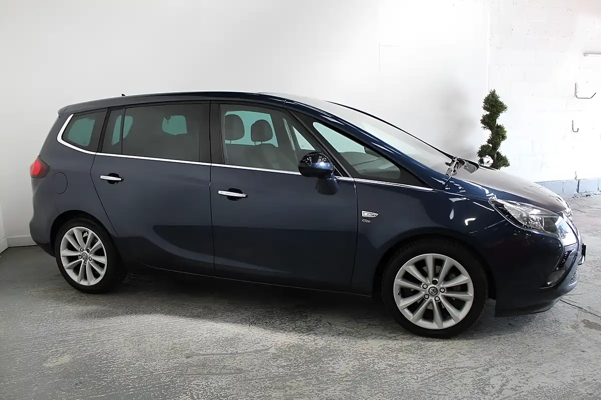 Used 2012 Vauxhall Zafira Tourer Elite Blue - Interior and Exterior details 3