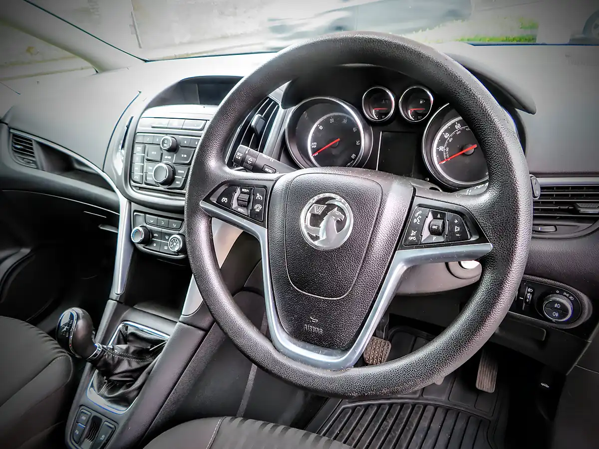 Used 2012 Vauxhall Zafira Tourer Ex Metallic Silver - Interior and Exterior details 13