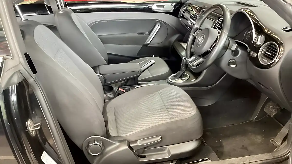 Used 2012 Volkswagen Beetle Design Black - Interior and Exterior details 8