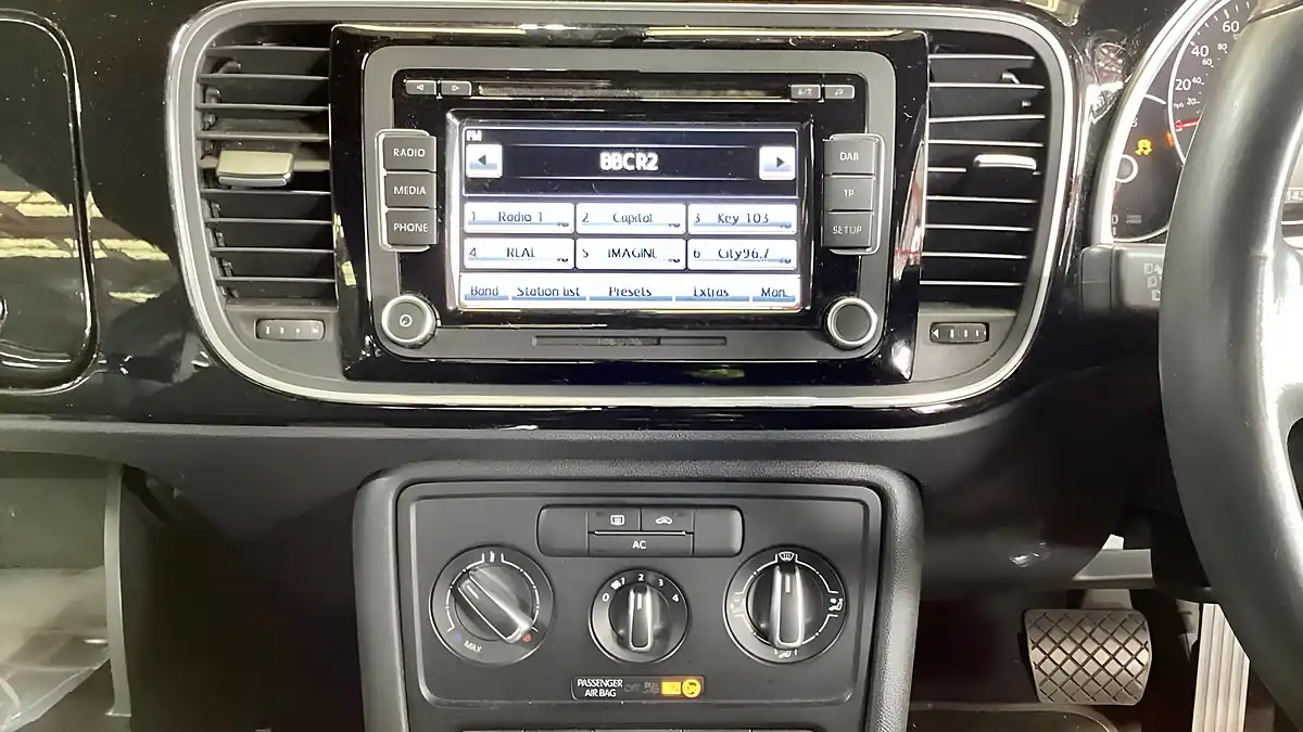 Used 2012 Volkswagen Beetle Design Black - Interior and Exterior details 9