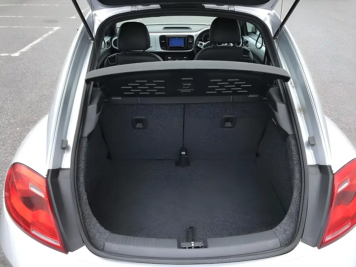 Used 2012 Volkswagen Beetle Design (leather) Silver - Interior and Exterior details 7