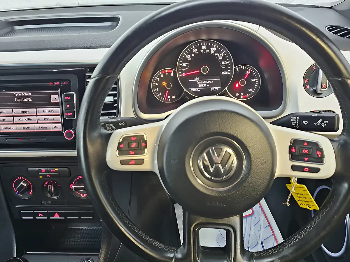 Used 2012 Volkswagen Beetle Design White - Interior and Exterior details 10