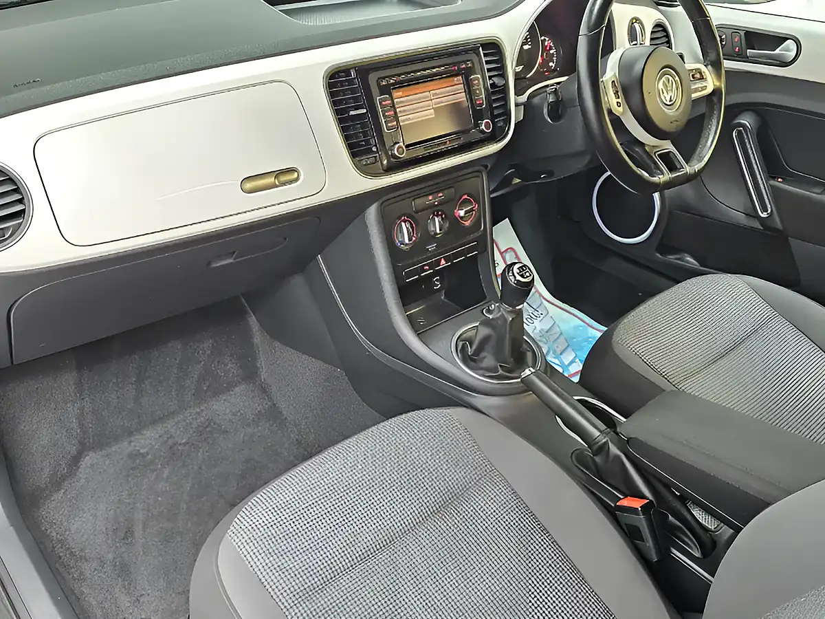 Used 2012 Volkswagen Beetle Design White - Interior and Exterior details 13
