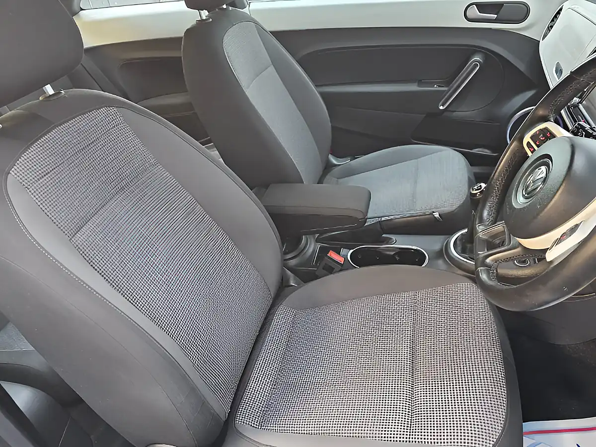 Used 2012 Volkswagen Beetle Design White - Interior and Exterior details 15