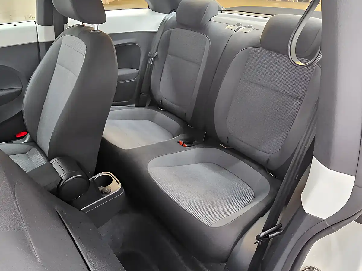 Used 2012 Volkswagen Beetle Design White - Interior and Exterior details 16
