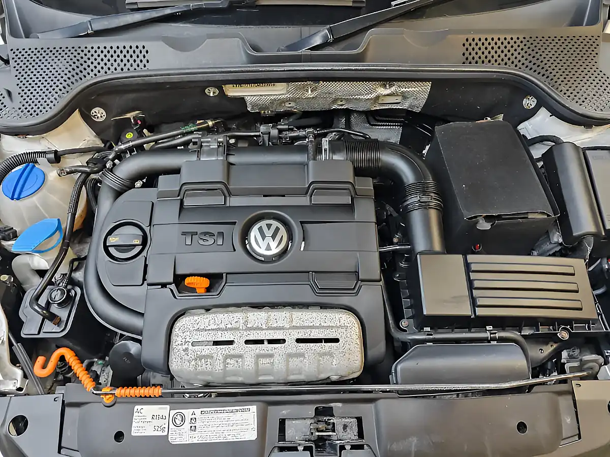 Used 2012 Volkswagen Beetle Design White - Interior and Exterior details 20