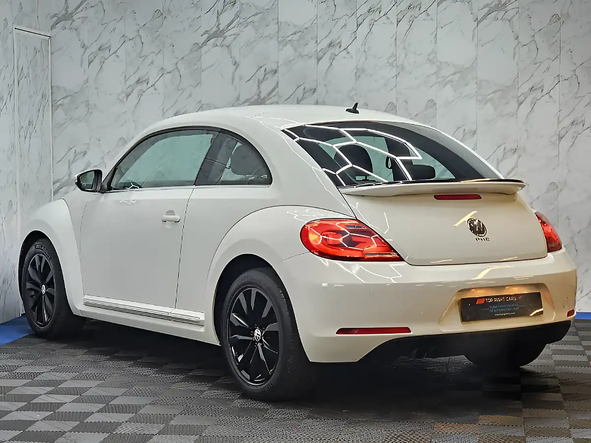 Used 2012 Volkswagen Beetle Design White - Interior and Exterior details 7