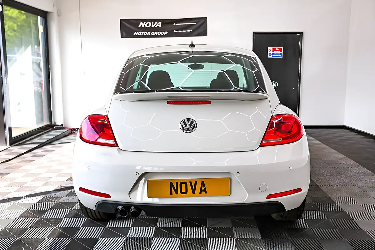 Used 2012 Volkswagen Beetle Design White - Interior and Exterior details 11