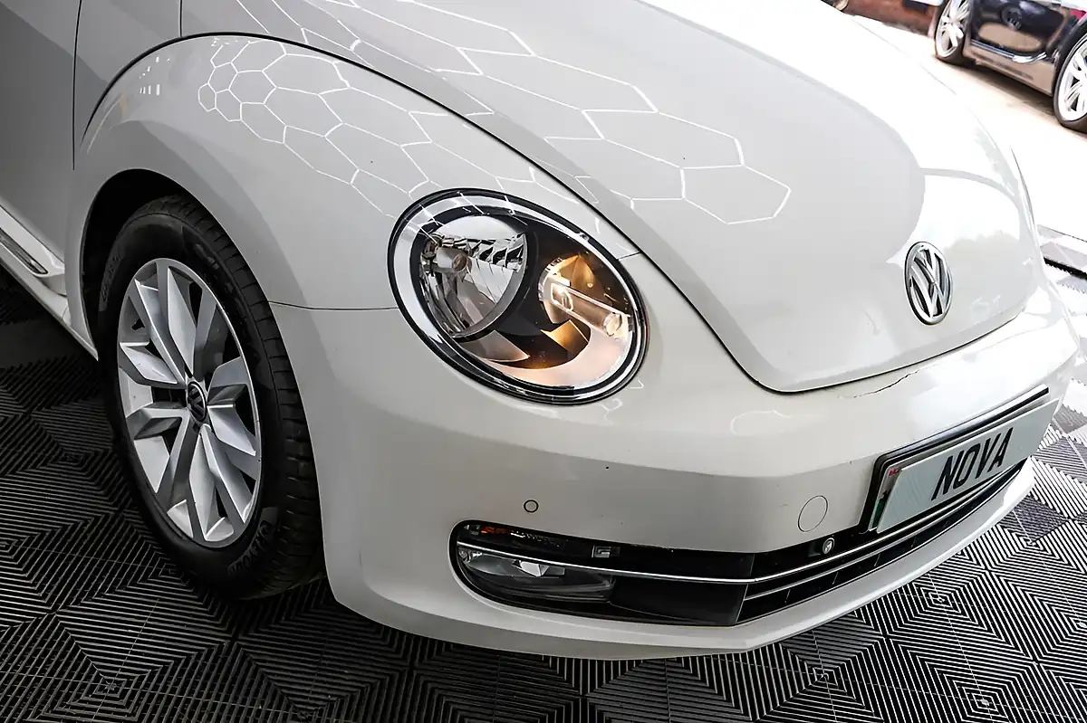 Used 2012 Volkswagen Beetle Design White - Interior and Exterior details 17