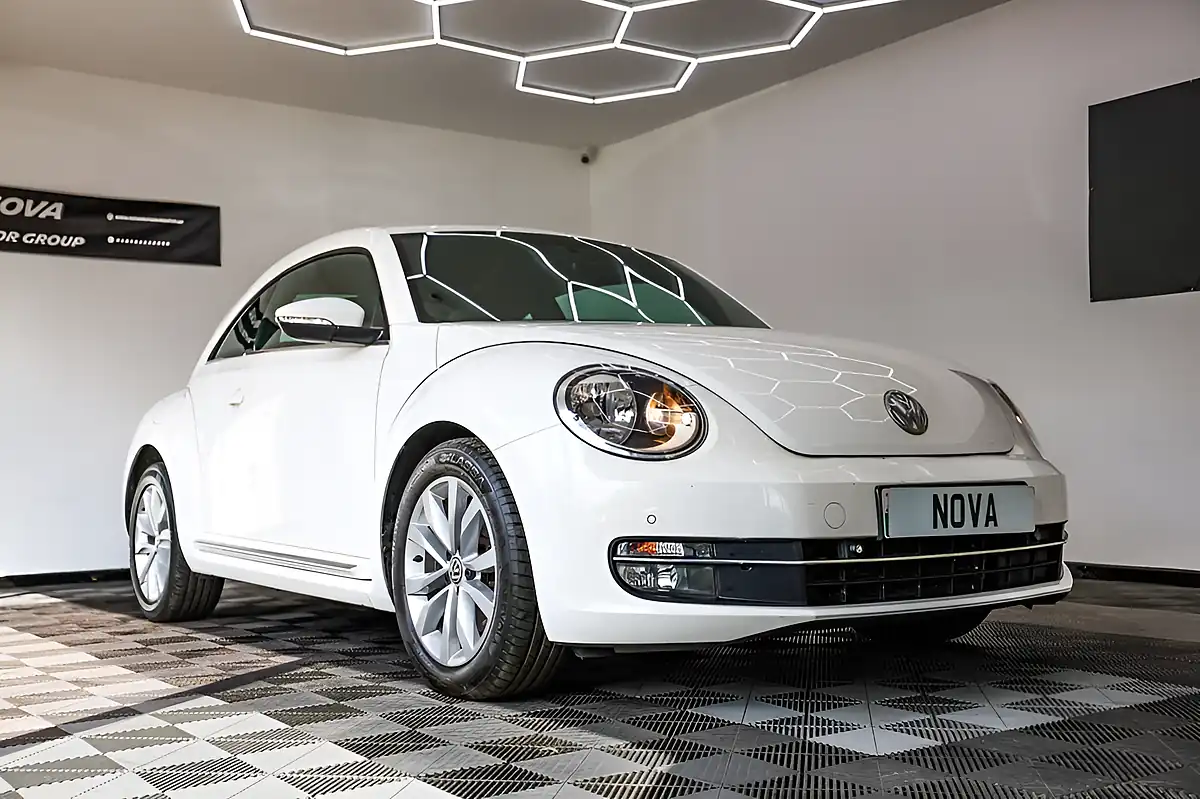 Used 2012 Volkswagen Beetle Design White - Interior and Exterior details 3