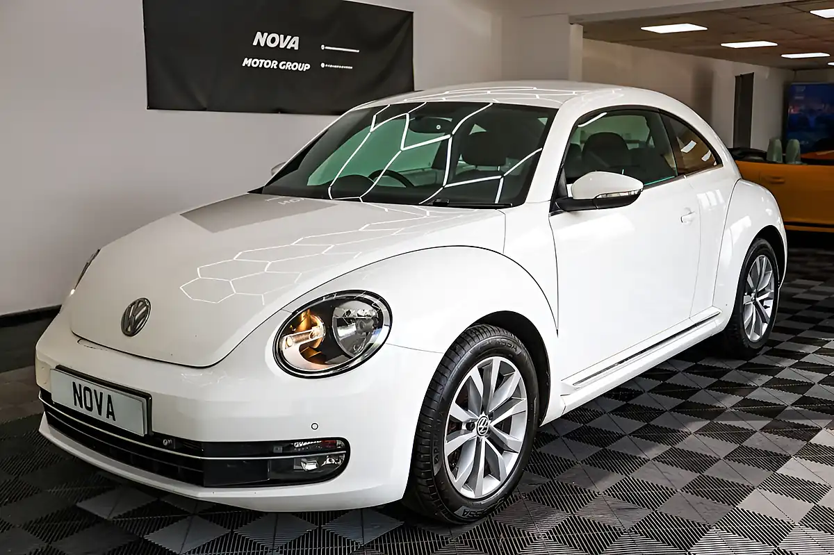 Used 2012 Volkswagen Beetle Design White - Interior and Exterior details 7