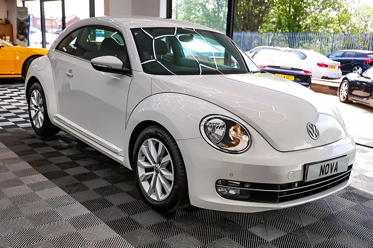 Used 2012 Volkswagen Beetle Design White - Interior and Exterior details 9