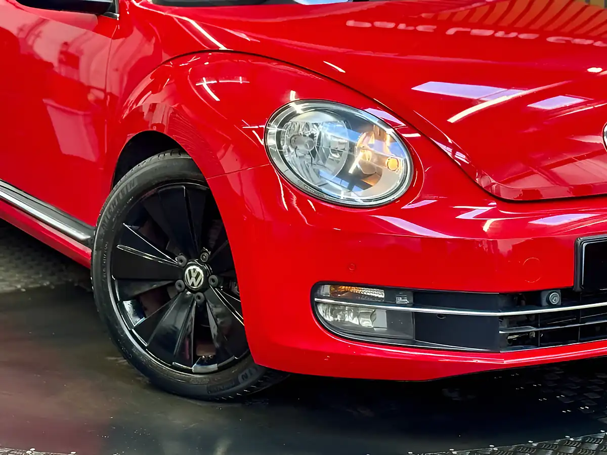 Used 2012 Volkswagen Beetle Sport Tornado Red - Interior and Exterior details 10