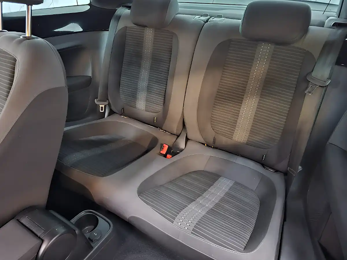 Used 2012 Volkswagen Beetle Sport White - Interior and Exterior details 16