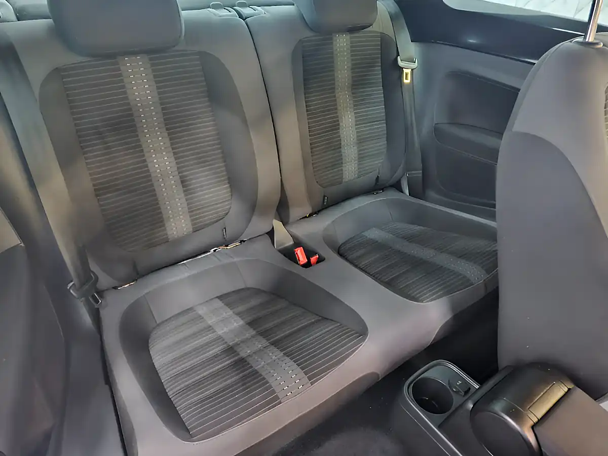 Used 2012 Volkswagen Beetle Sport White - Interior and Exterior details 17