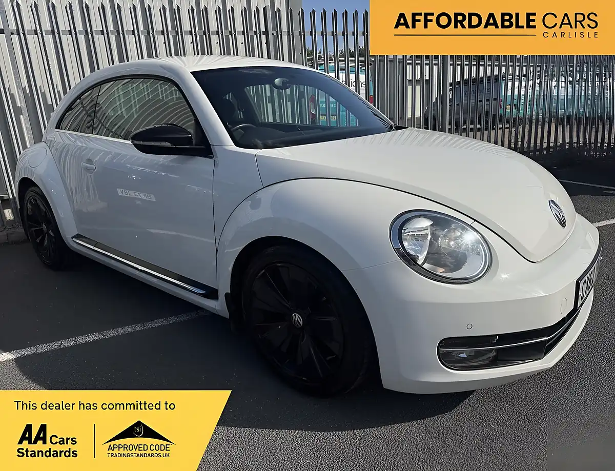 Used 2012 Volkswagen Beetle Sport White - Front View