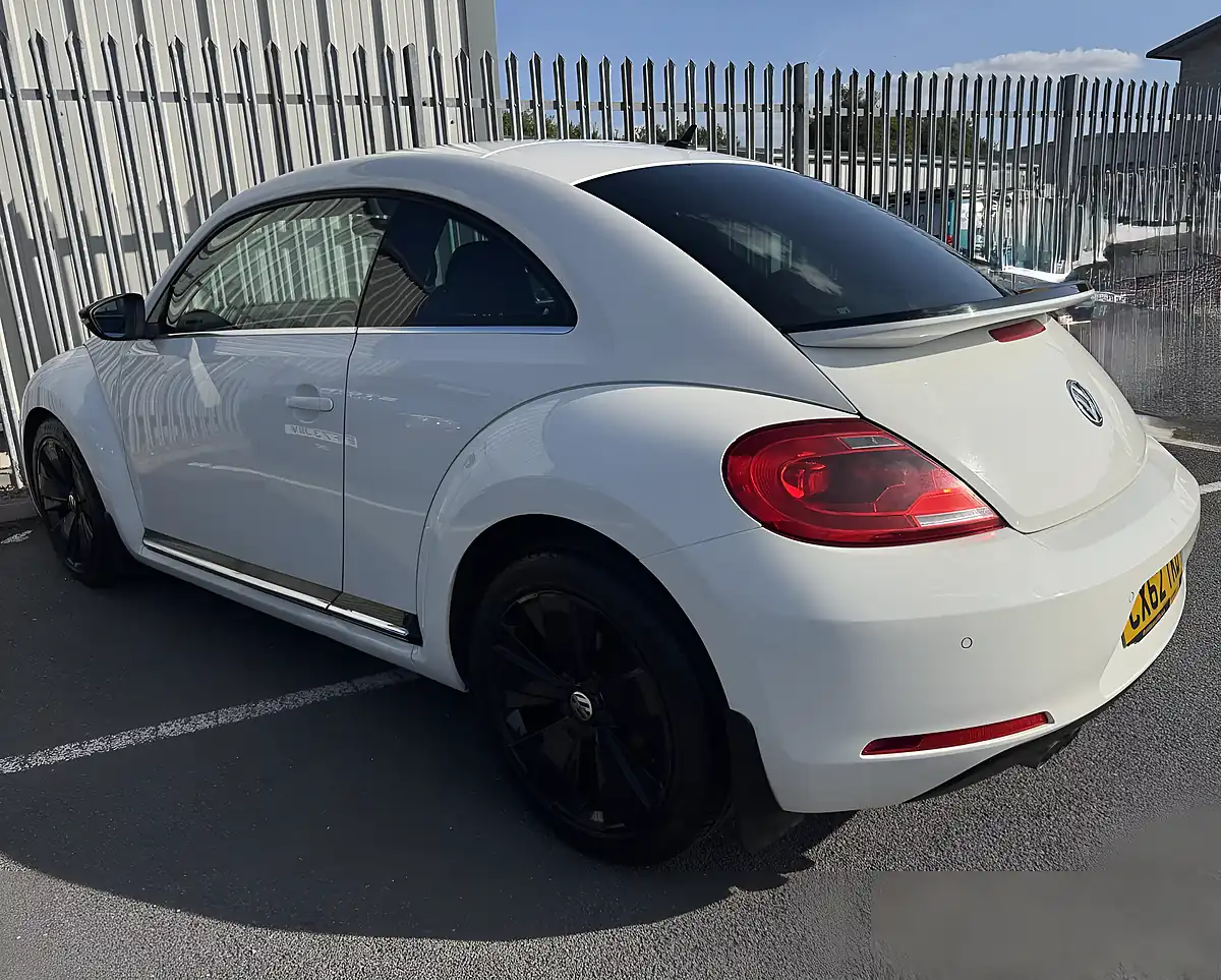 Used 2012 Volkswagen Beetle Sport White - Interior and Exterior details 4