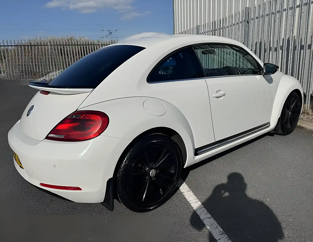 Used 2012 Volkswagen Beetle Sport White - Interior and Exterior details 5