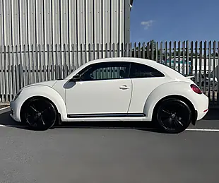 Used 2012 Volkswagen Beetle Sport White - Interior and Exterior details 8